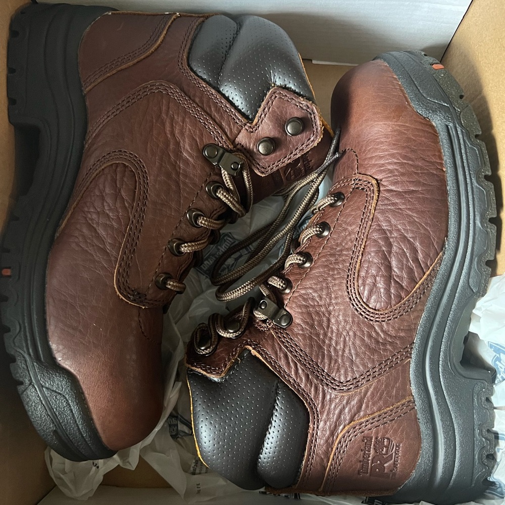 Women’s Alloy safety toe work boot waterproof and 18kv electrical hazard